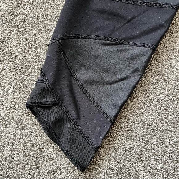 SOLD!!! Lululemon leggings. - Picture 8 of 12